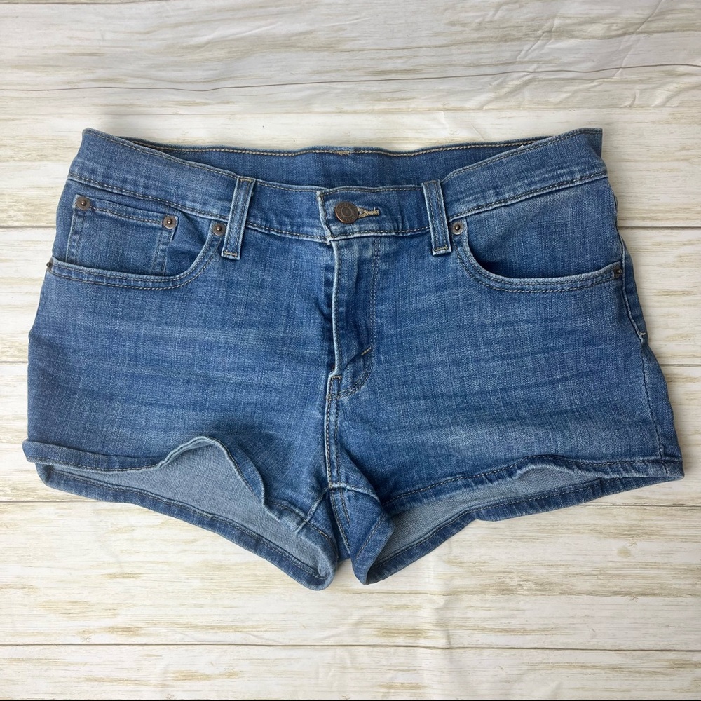 Levi’s Mid-Wash Stretch Denim Jean Shorts Size 30 - Picture 2 of 3